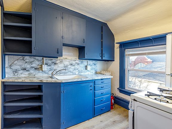 5th image of 611 Kellogg Ave #3