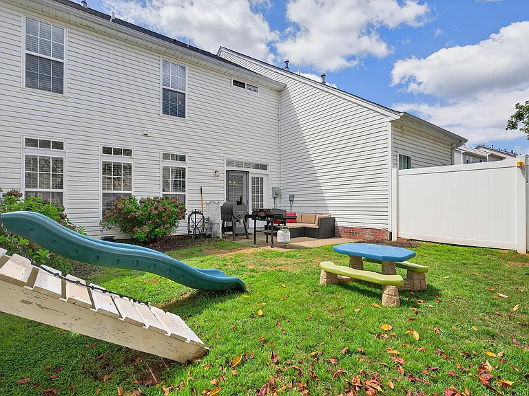 263 Hadley Commons Dr #1 — Photo 28