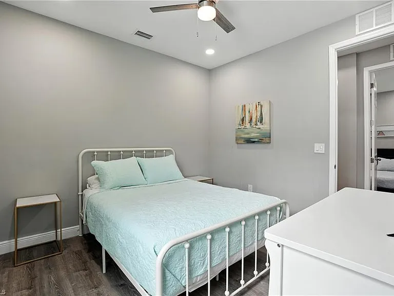 10140 Carolina St — Photo 25
