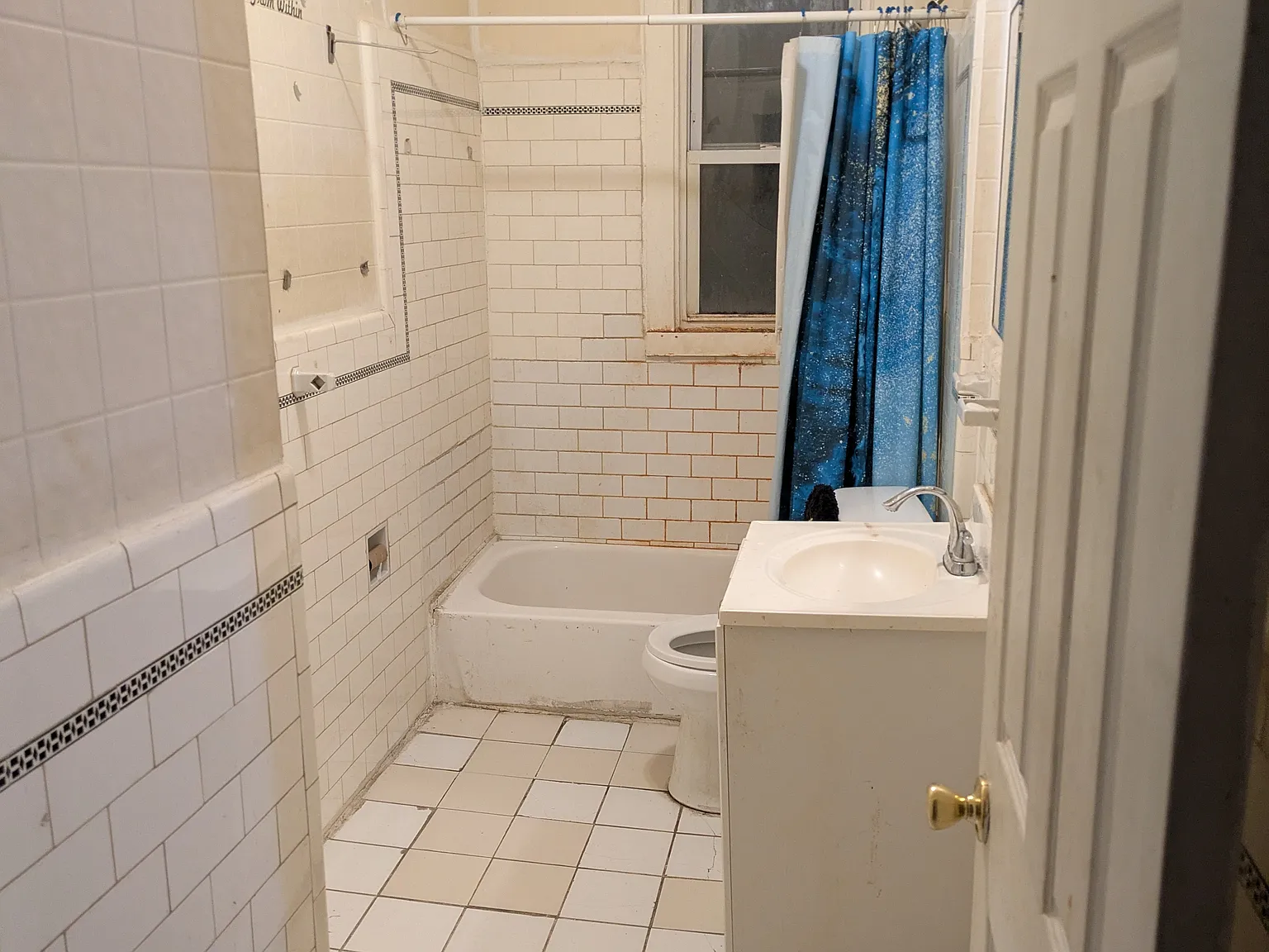 3 bed, 1000 sqft, $1,200 — Photo 2