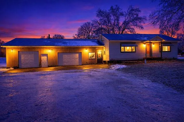 11285 Northland Dr photo 1