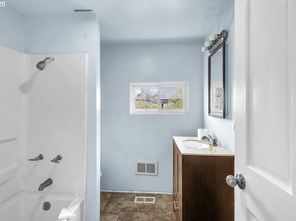 portland-oregon-53971575 picture