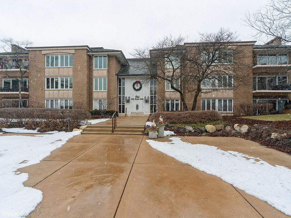 1st image of 1 Oak Brook Club Dr APT A209