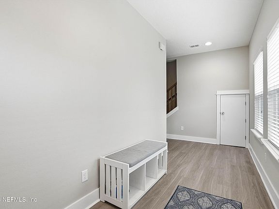 5th image of 2239 PINE Place