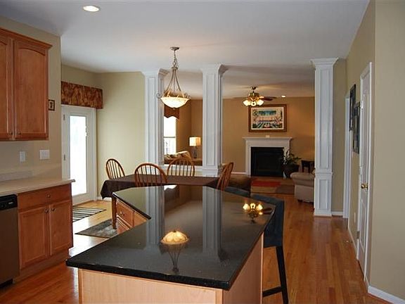 3rd image of 5809 Hyde Park Pl