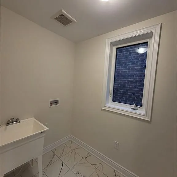 232 Wilmot Rd — Photo 4