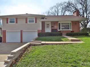 2825 N Lehman Rd, Peoria, IL 61604