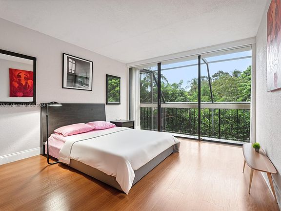 5th image of 3180 Bird Ave #10