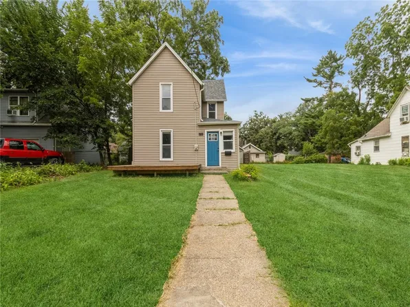 2725 Franklin Ave, Des Moines, IA 50310