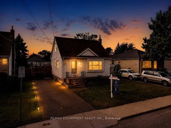 128 E 39th St, Hamilton, ON L8V 4H3