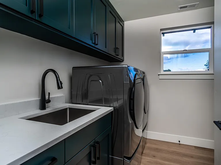 Laundry - Upper Level