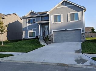 8511 Craig Ave, Omaha, NE 68122