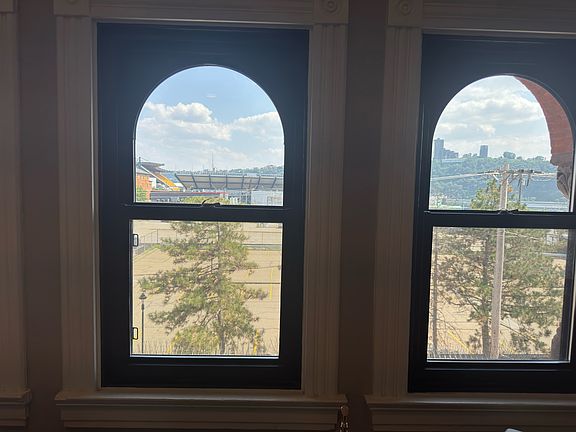 4th image of 930 N Lincoln Ave #3C