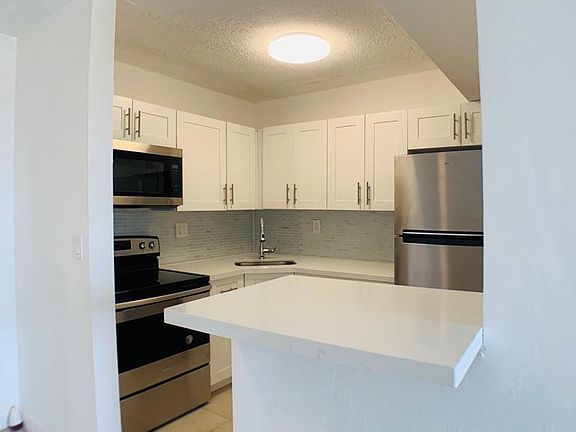 5th image of 2345 NE 135th St APT 310