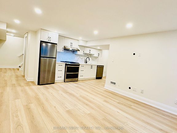 4th image of 2 Wichey Rd #Basement