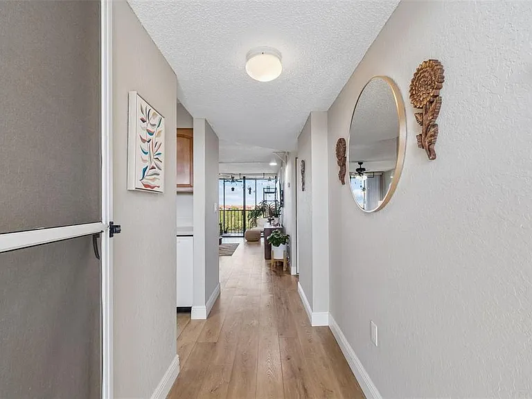 900 Cove Cay Dr #5F — Photo 7