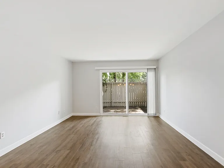 745 F St #2 — Photo 8