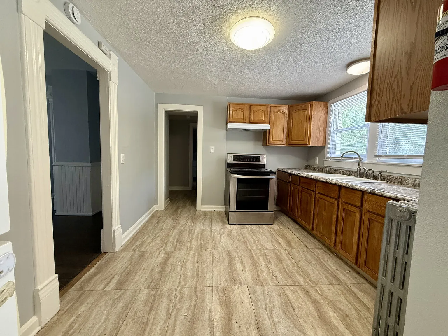 2 bed, 1.0 bath, $1,495 — Photo 3