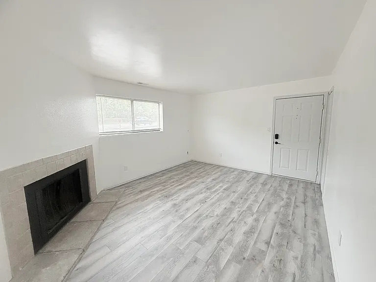 5025 N Carefree Cir #4 — Photo 2