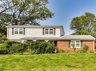 5710 Longview Dr, Countryside, IL 60525