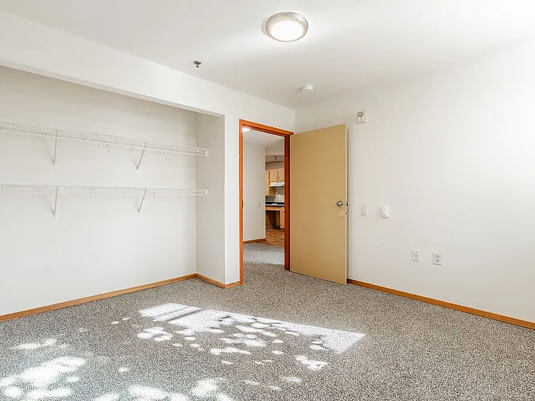 INCOME RESTRICTED Affordable Apartments in Hazelwood! — Photo 49