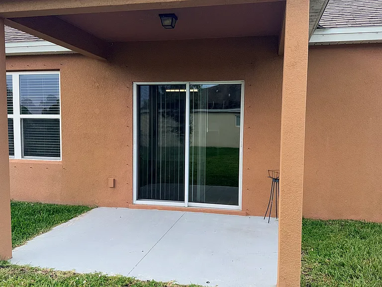 1522 Lexington Sq SW — Photo 22