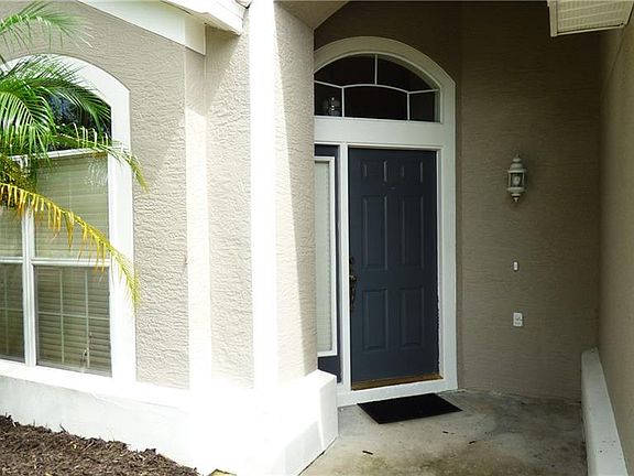 2nd image of 522 Winding Hollow Ave