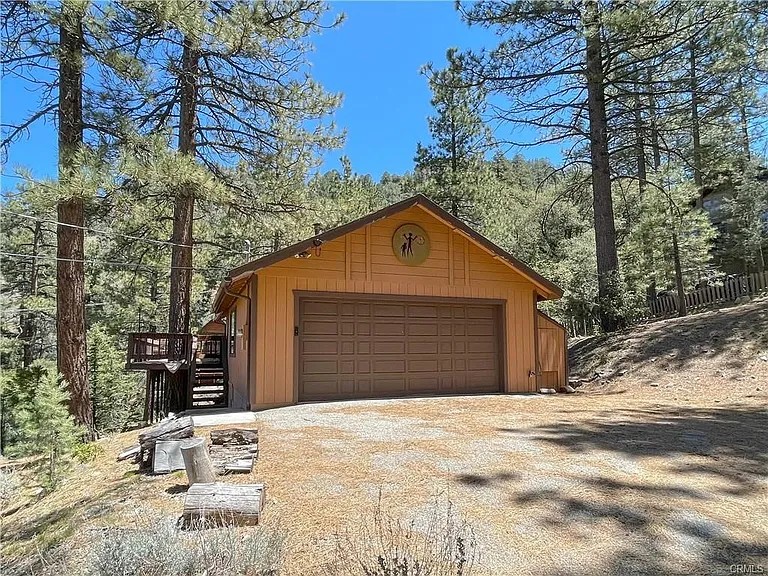 1521 Lassen Way — Photo 11