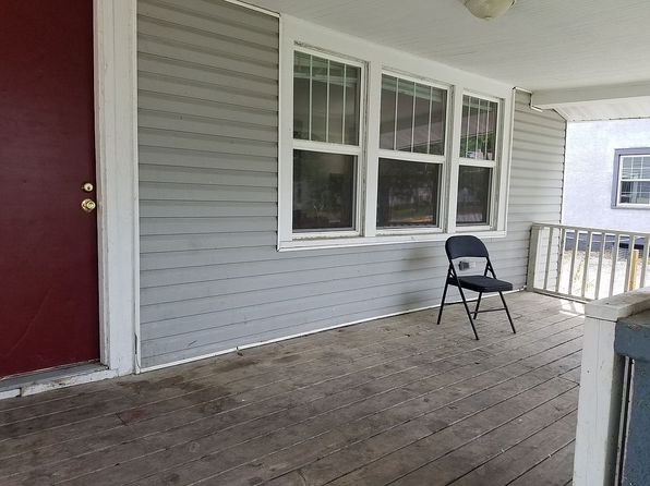 2326 Knapp St, Ames, IA 50014