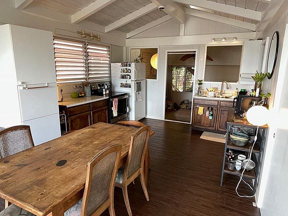 another view of the dining/kitchen area