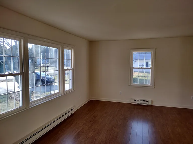113 Holly Ter — Photo 3