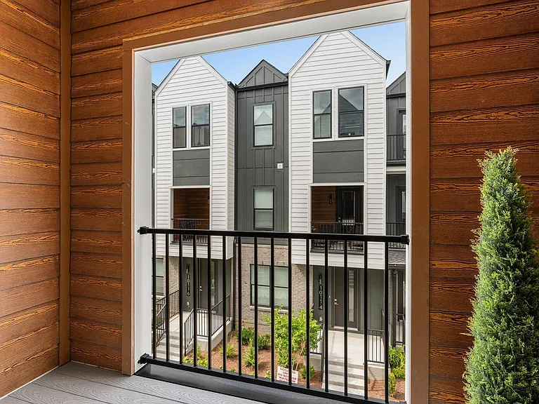 1011 44th Ave N #3 — Photo 7