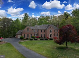 9295 Hampton Hunt Dr, Fairfax Station, VA 22039