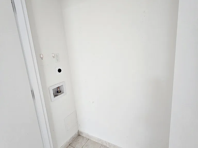 217 Main St #6 — Photo 15