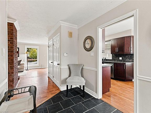 3rd image of 456 Lorindale St