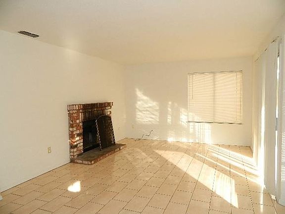 4th image of 3724 Woodglen Dr