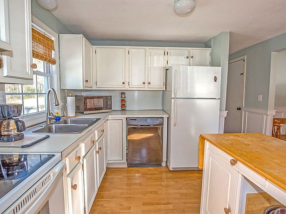 4th image of 88 Senator St