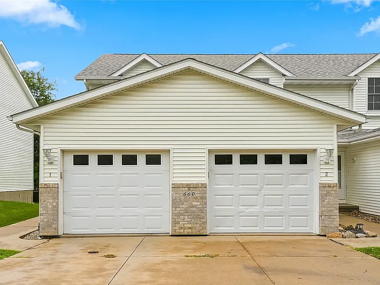 660 Magnolia Ln #2 — Photo 5