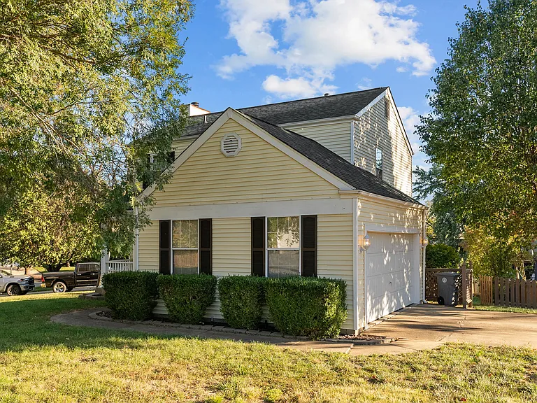 2 Coachman Ct — Photo 24