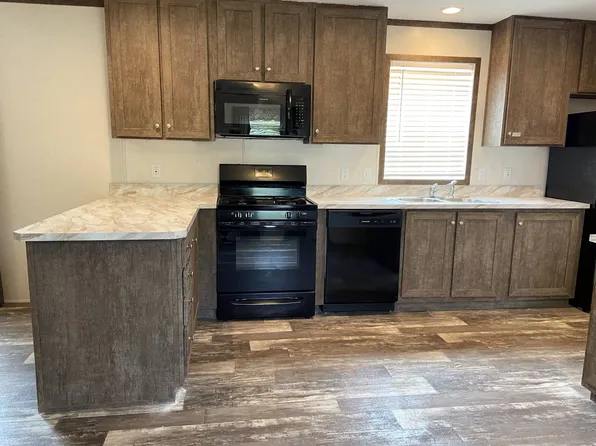 3460 Dale Dr #67, Wayland, MI 49348