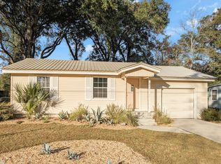211 3rd St, Niceville, FL 32578