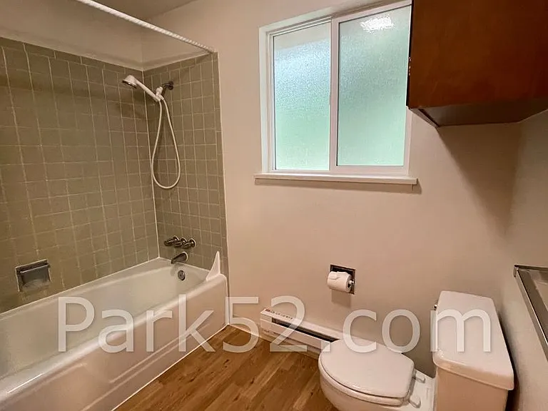 1446 Rainier Dr #4 — Photo 17
