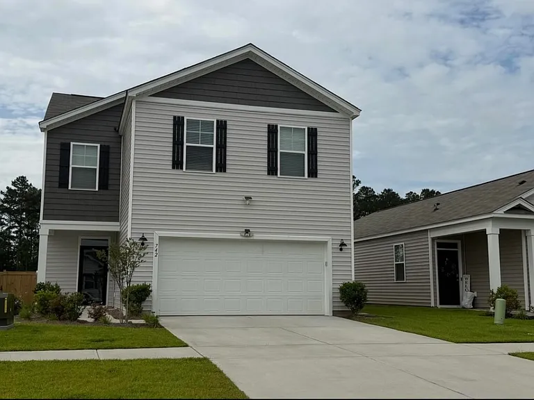 742 Ladywood Dr — Photo 3