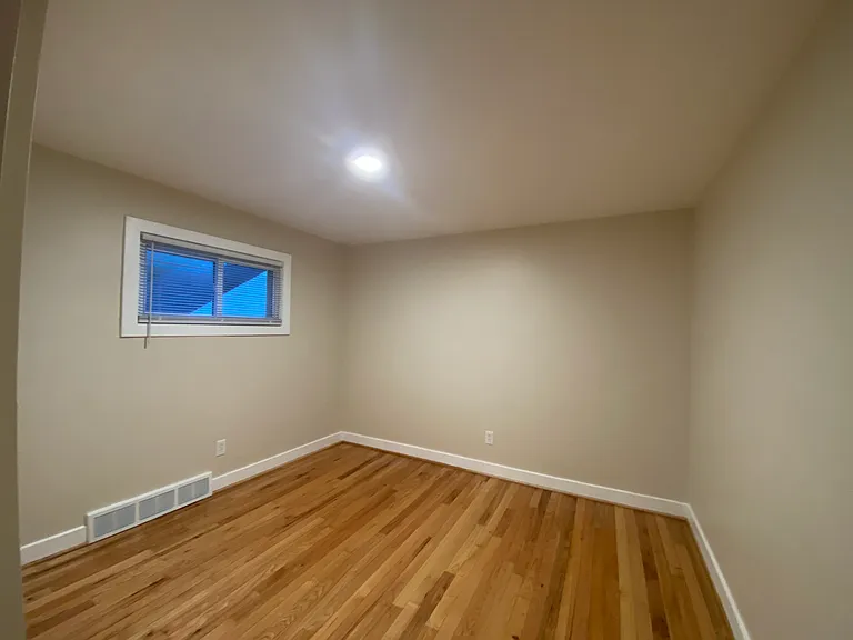 263 Center Ave — Photo 11