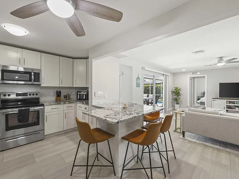 1710 SW 4th Ave — Photo 15