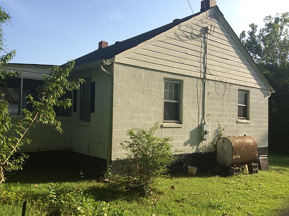 5th image of 206 Truxton Ave