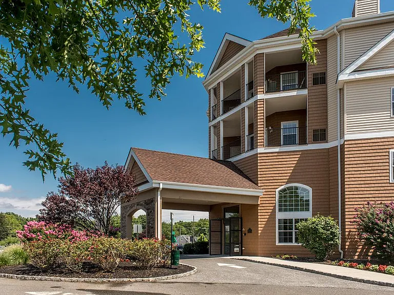 The Cove at Riverwinds Senior Apartments 55+ — Photo 38