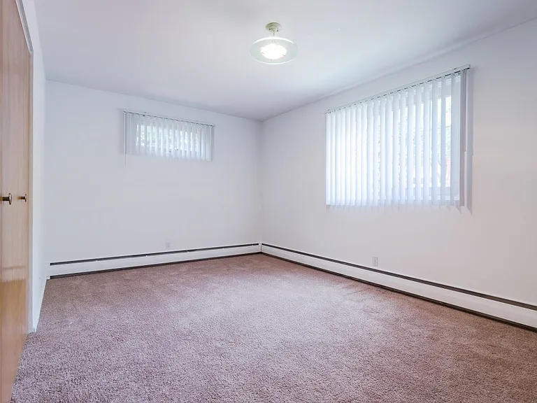 2725 Humboldt Ave S — Photo 11