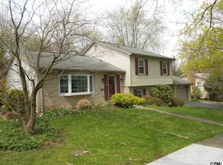 5230 Meadowbrook Dr, Mechanicsburg, PA 17050
