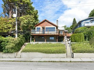 511 S Fletcher Rd, Gibsons, BC V0N 1V0